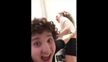 Dos parejas locas, con juegos muy pesados 
