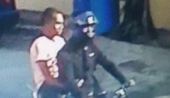 Policía publica foto de los hombres que hirieron de bala a dos mujeres en El Cacique