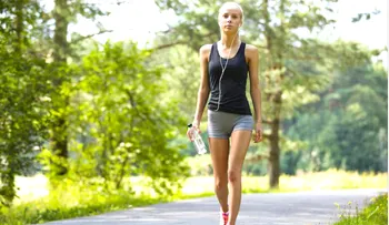 Caminata del granjero: el ejercicio que fortalece fuerza y equilibrio