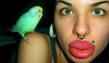 Rusa se ha operado 100 veces para tener labios más grande del mundo