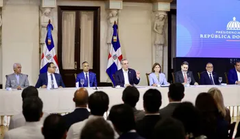 Presidente Abinader destaca que su gobierno ha firmado 34 contratos de energía renovable, lo que significa un aumento de 1,812 MW