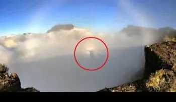 Increíble aparición de imagen, alegadamente de Dios  (Video)