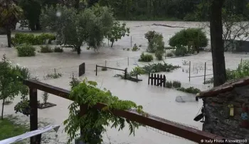 Inundaciones en Italia han sido como un nuevo terremoto arrasando con comunidades enteras; al menos 8 muertos y más de 13 mil evacuados