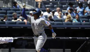 Carlos Gómez aporta jonrón a victoria de Rangers sobre Yanquis 