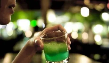 Tomar alcohol antes de acostarse perturba nuestro descanso