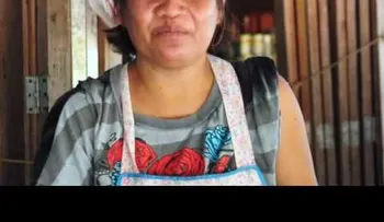 Dominicano rututeando en una isla de Tailandia