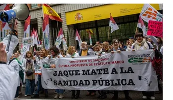 Mónica García rechaza la petición de un estatuto propio para los médicos
