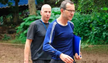 Los buceadores británicos que encontraron a los niños atrapados en la cueva de Tailandia están acostumbrados a peligrosos rescates