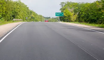 Obras Públicas continúa trabajos de reparación de la carpeta asfáltica en la autovía del Nordeste