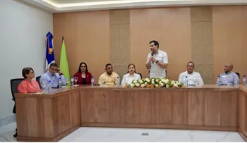 Ministro de Cultura fortalece vínculos con el sector cultural de Constanza