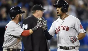 Pedroia batea 3 hits, Boston vence a Toronto