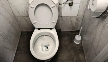 13 consejos para mujeres que van a baños públicos