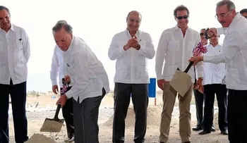 Danilo Medina asiste a acto para iniciar proyecto turístico en Baní 