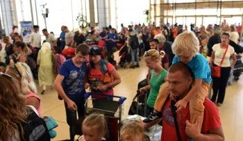 Gran Bretaña inicia repatriación de turistas varados en Egipto