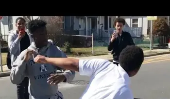 Una pelea callejera termina de una manera inesperada