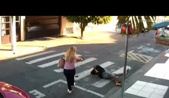 El atracador fue por lana y resultó "trasquilado": Mujer policía frustra el asalto y lo mata 
