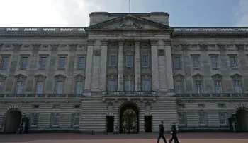 Convocan reunión de personal de la familia real británica