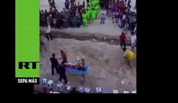 El momento exacto del atentado que mató a 29 personas en un estadio de fútbol en Irak (VIDEO)