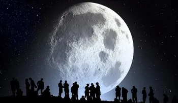 El viernes que jamás olvidará: La Luna de la Nieve viene acompañada por el "cometa azul"