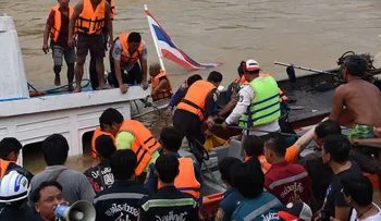 Varios muertos y desaparecidos por el hundimiento de un ferri en Tailandia