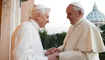 Benedicto XVI dice Francisco coincide con ideal Juan Pablo II sobre misericordia en la Iglesia