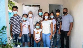 Gobierno entrega casas y medicamentos en varias provincias del país