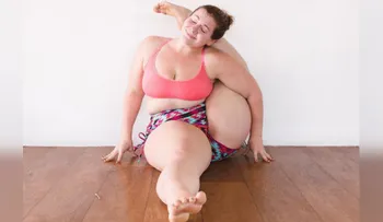 Esta yogui de tallas grandes está rompiendo los estereotipos en Instagram