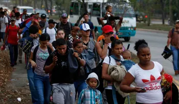 Trump estudia aplicar ley para deportación masiva de inmigrantes