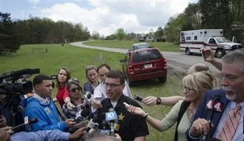 Buscan a sospechoso de asesinatos de ocho miembros de una familia en Ohio