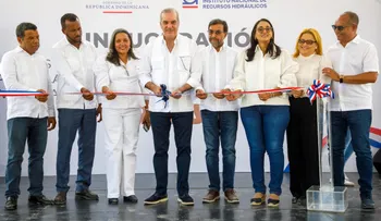 Abinader inaugura obras claves para proteger comunidades y fortalecer producción agrícola en Azua