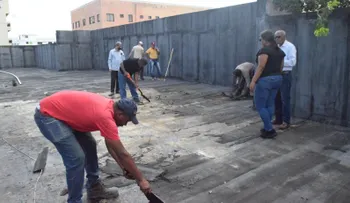 UASD recinto Santiago inicia jornada impermeabilización en edificio Ciencias de la Salud