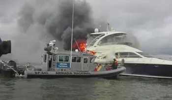 Incendio en bote casino con 50 personas a bordo deja un desaparecido en EEUU