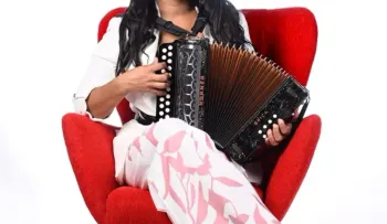 Acordeonista Yokaira Martínez propone incluir enseñanza del acordeón en escuelas públicas
