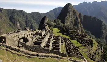 Chocan dos trenes en vía a Machu Picchu en Perú; habría varios heridos