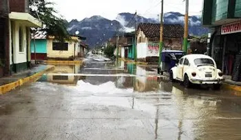Matan hombre en un juego de dominó; otro muere por una descarga eléctrica