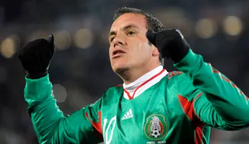 El exfutbolista Cuauhtémoc Blanco pide ayuda a Peña Nieto para gobernar en Cuernavaca