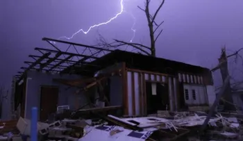 Tornado en Alabama prolonga ola de tormentas