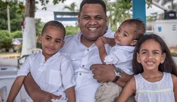 Muere hermano de El Boli; suspenden transmisión de Más Roberto