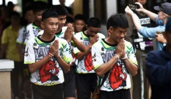 Niños atrapados en la cueva en Tailandia harán un retiro espiritual