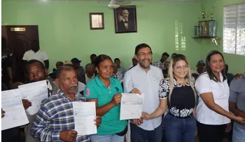 Gobierno paga a agricultores de Azua por tercera vez
