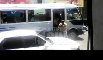¡Captado en cámara! Ciudadano y Amet se enfrentan en plena calle