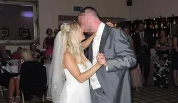 Vende vestido de novia para pagar el divorcio, tras 18 meses de casados