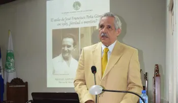 Miguel De Camps: Ese libro de Martin es un almacén de mentiras; Peña Gómez no se asiló en embajada de México