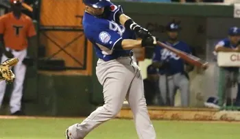 Leones aplastan a Estrellas; Licey logra su séptimo triunfo al hilo