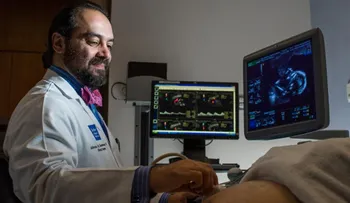 Doctor tuvo que cancelar viaje a Irán para salvar a bebés por decreto de Trump