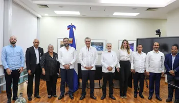 Presidente Abinader visita Ministerio de Medio Ambiente