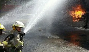 Fuego consume negocios y una casa (Sto. Dgo.)  (VIDEO)