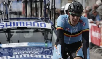 Muere ciclista tras sufrir ataque al corazón en medio de una carrera en Francia