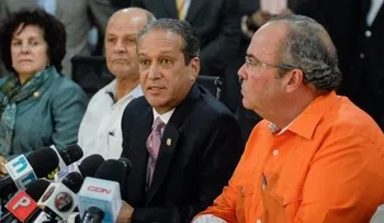 Pared Pérez y Mariotti someterán interpelación contra director de Aduanas