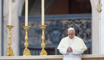 Papa dice que el diálogo y reconciliación son las palabras de la paz en Siria